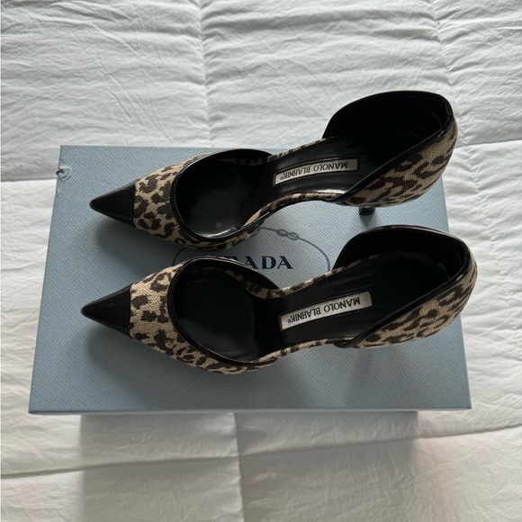 Manolo Blahnik Leopard pointed toe kitten heels - Picture 1 of 3